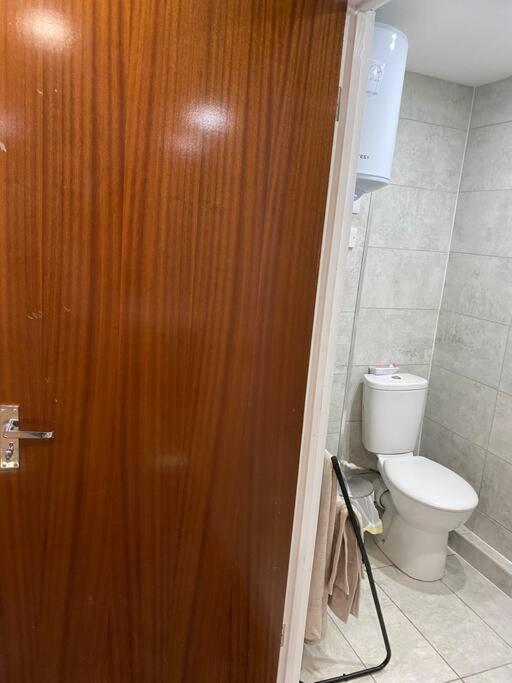 A Spacious Double Bed Studio Stoke-on-Trent Zewnętrze zdjęcie