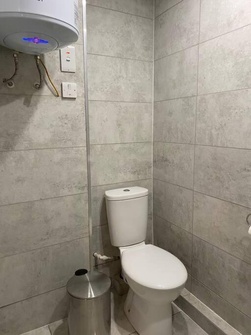 A Spacious Double Bed Studio Stoke-on-Trent Zewnętrze zdjęcie