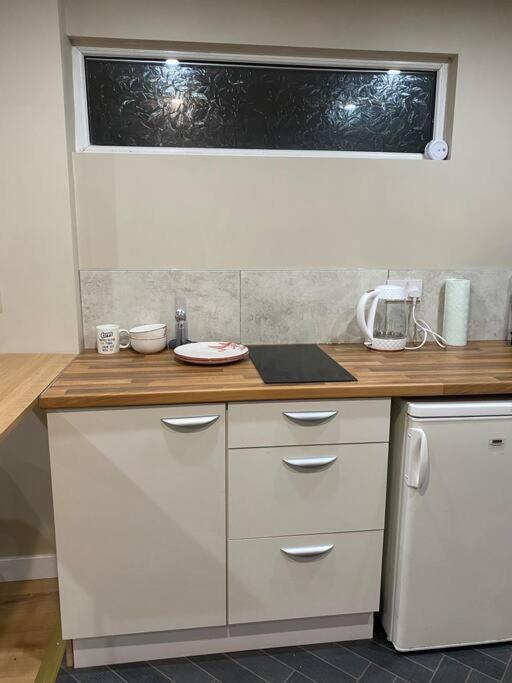 A Spacious Double Bed Studio Stoke-on-Trent Zewnętrze zdjęcie